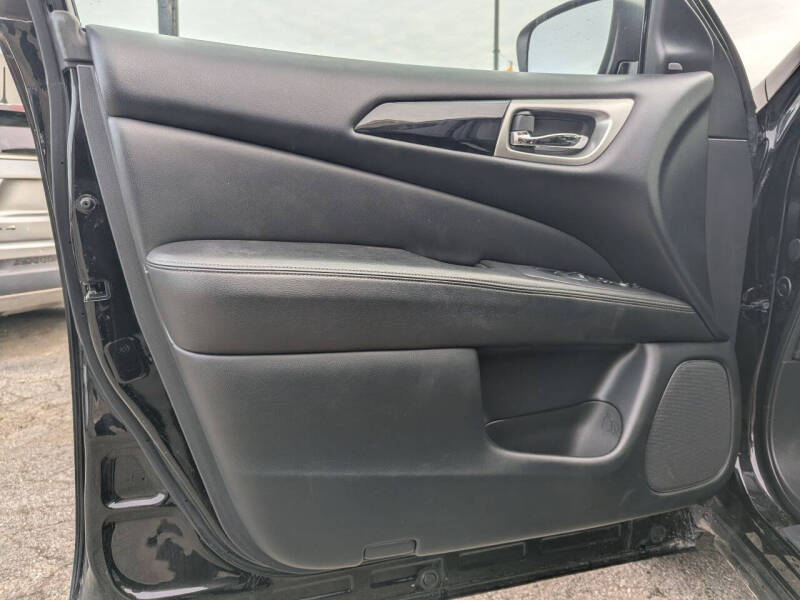 2020 Nissan Pathfinder SV