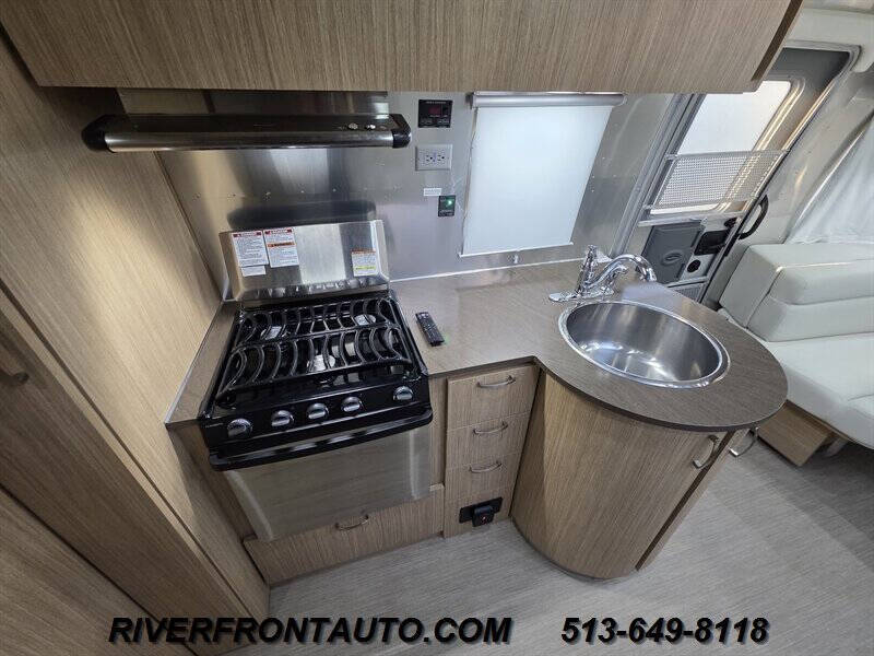 2018 Airstream Flying Cloud 25FB