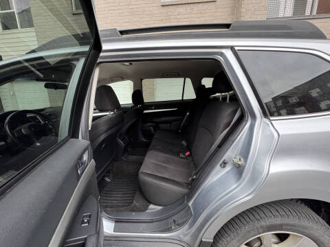 2013 Subaru Outback 2.5i Premium