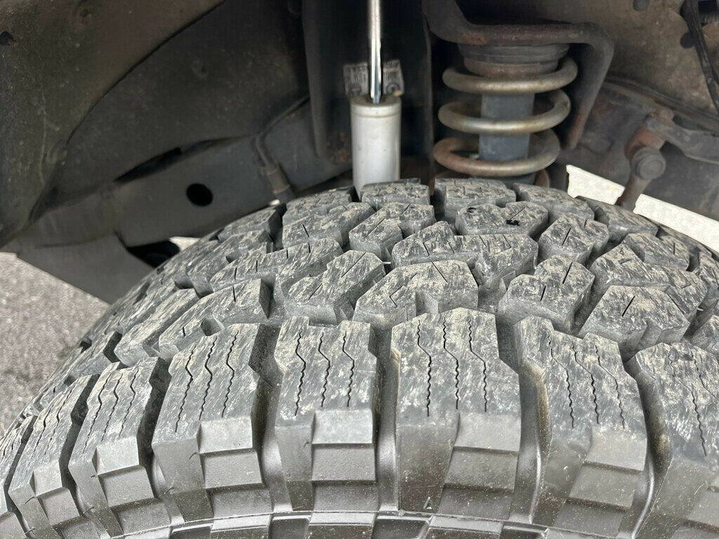2004 Jeep Wrangler 13