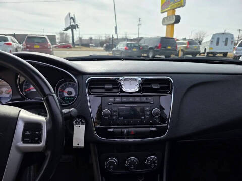 2012 Chrysler 200 Touring