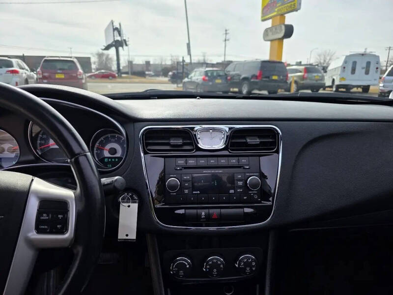 2012 Chrysler 200 Touring
