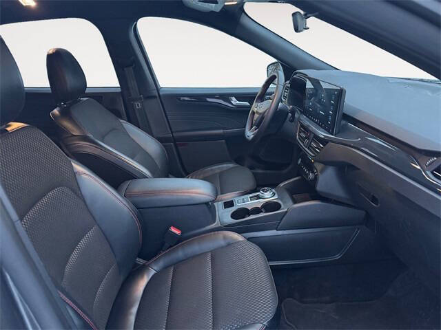 2024 Ford Escape Hybrid ST-Line Select