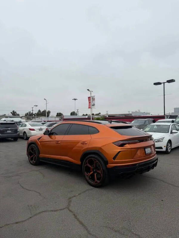 2020 Lamborghini Urus
