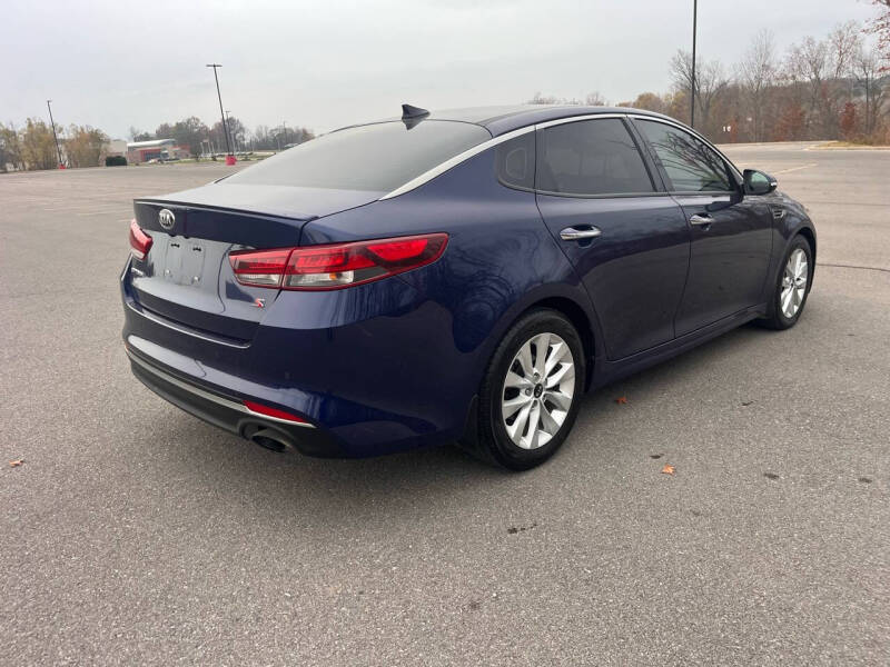 2018 Kia Optima S photo 5