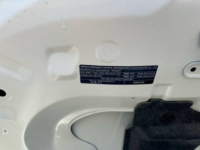 2025 Nissan LEAF S