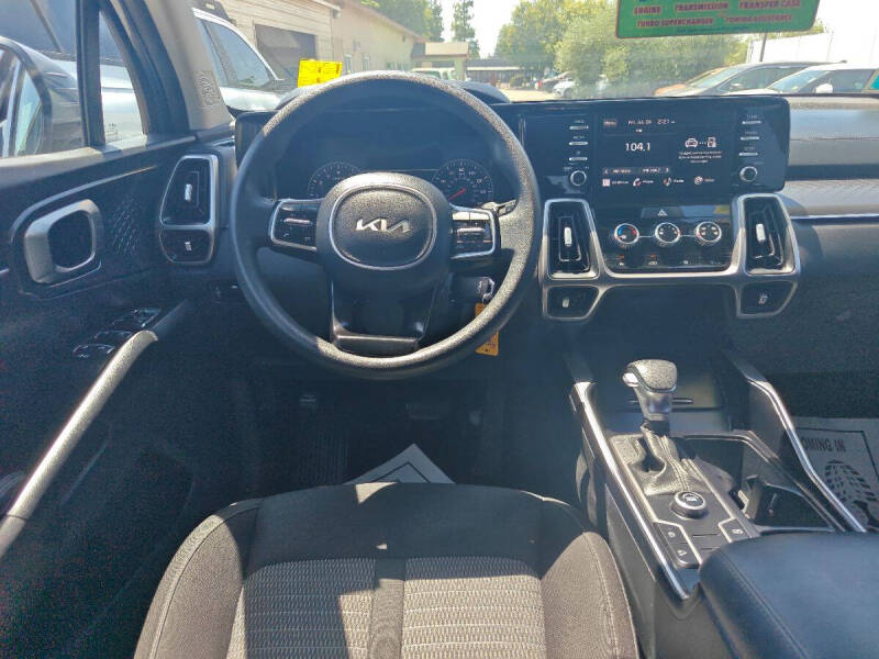 2023 Kia Sorento LX