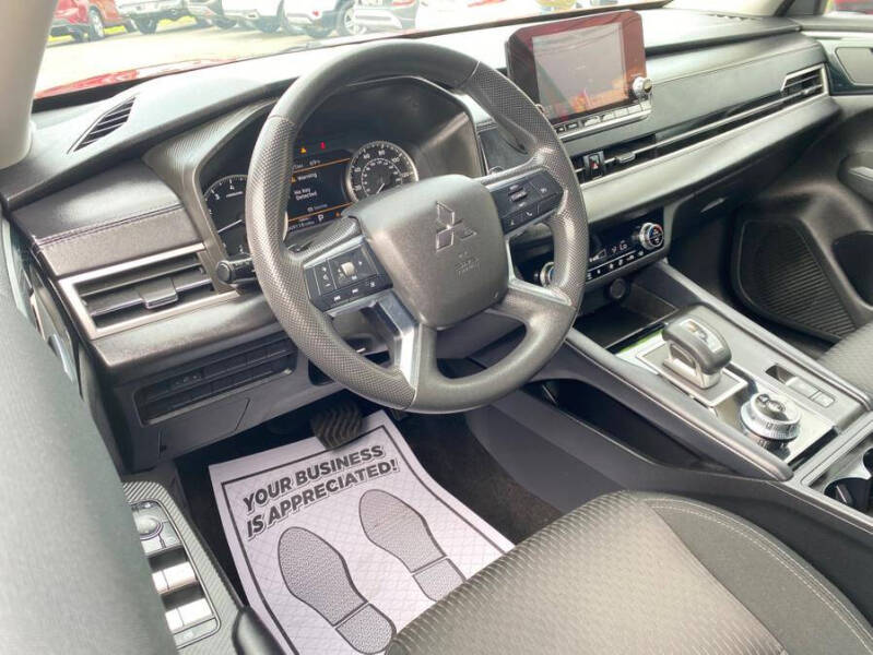 2022 Mitsubishi Outlander ES