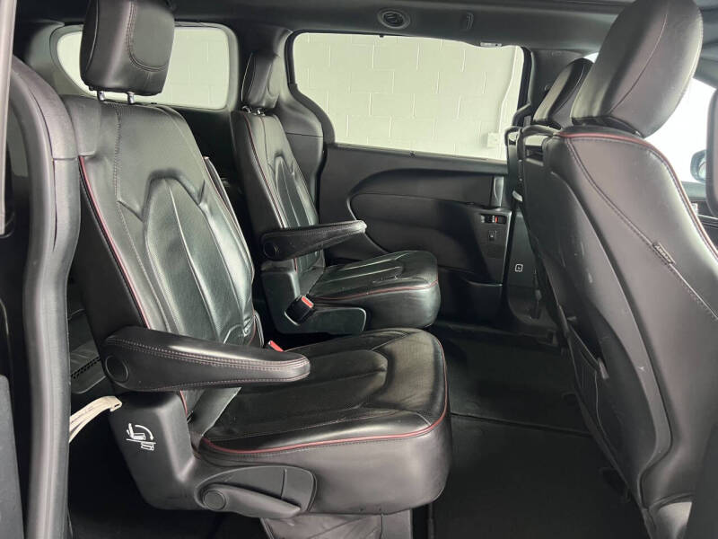 2020 Chrysler Pacifica Limited 35th Anniversary