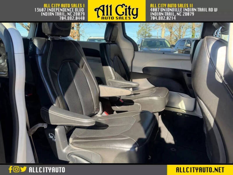 2020 Chrysler Voyager LXi