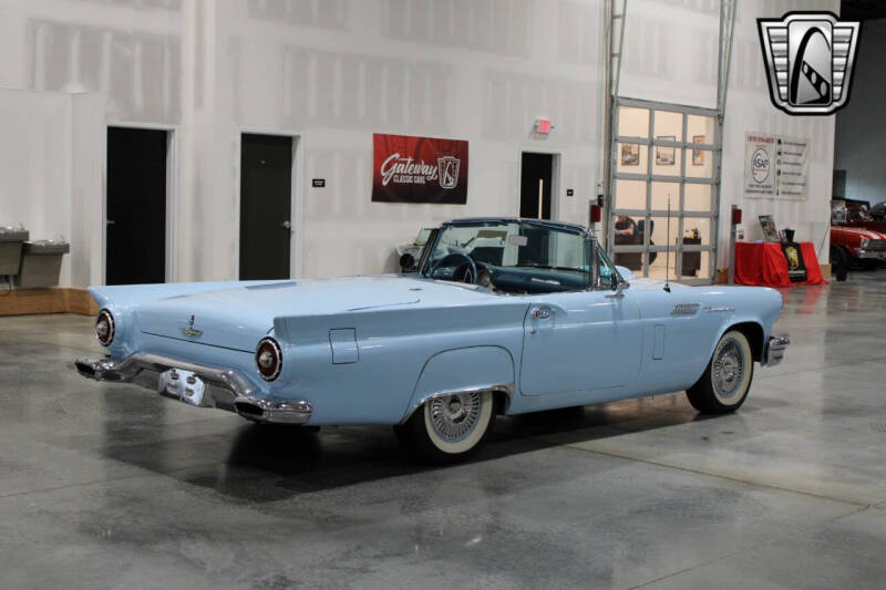 1957 Ford Thunderbird