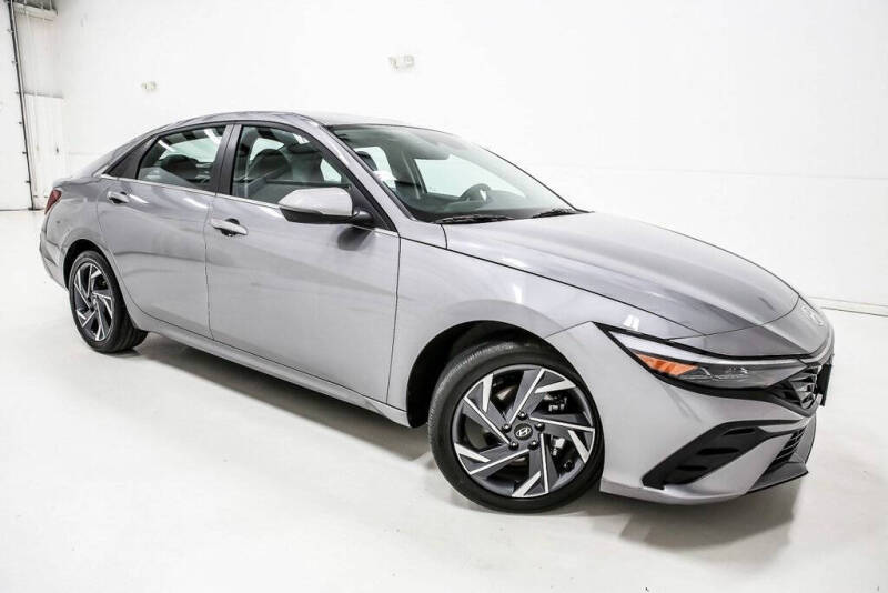 2025 Hyundai Elantra Hybrid Limited