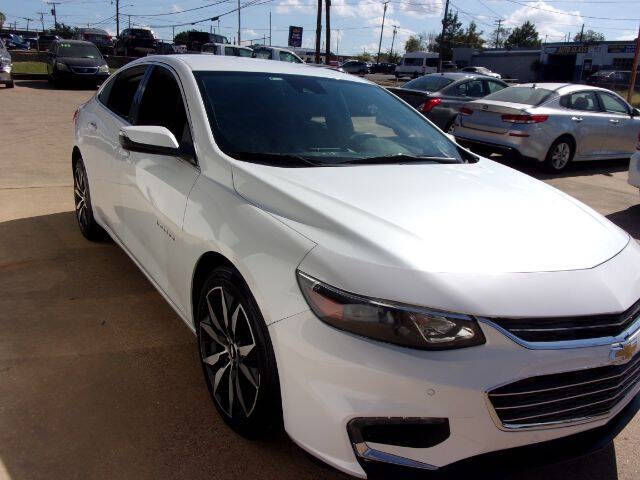 2017 Chevrolet Malibu 1LT photo 3