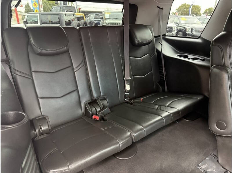 2017 Cadillac Escalade Standard