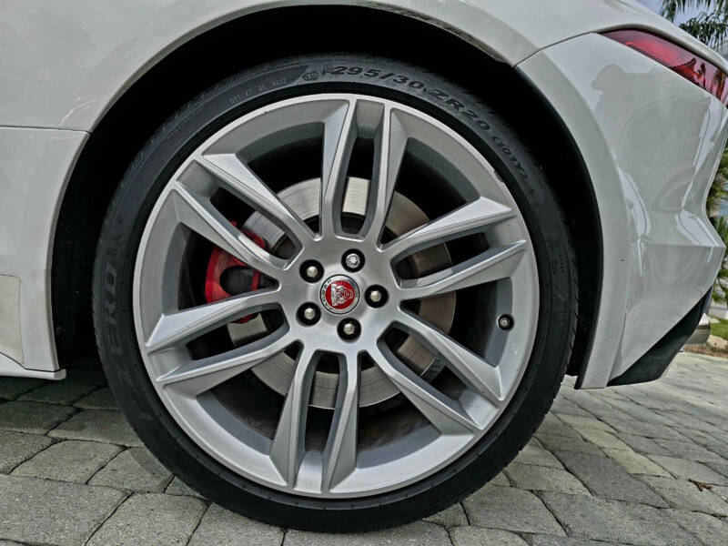 2016 Jaguar F-TYPE R