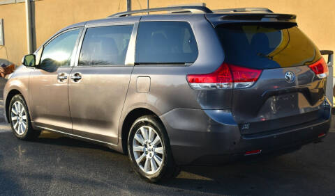 2014 Toyota Sienna XLE 7-Passenger