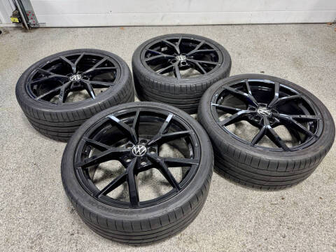 2019 Volkswagen Golf R 4Motion