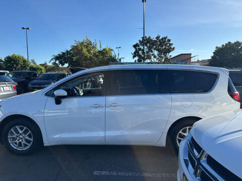 2017 Chrysler Pacifica Touring