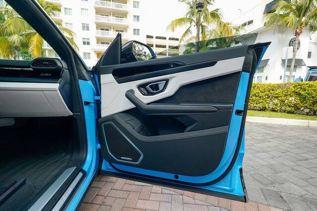 2024 Lamborghini Urus S