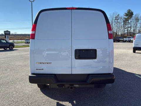 2025 Chevrolet Express 2500