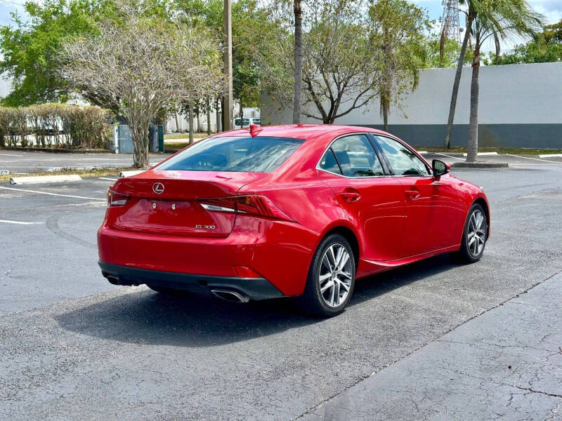 2018 Lexus IS 300