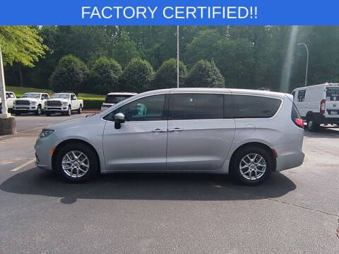 2023 Chrysler Pacifica Touring L