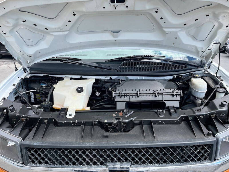 2023 Chevrolet Express 2500