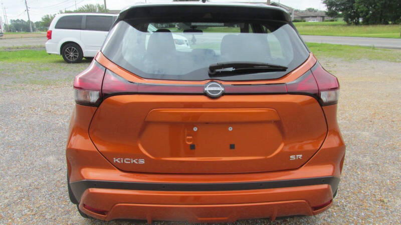 2024 Nissan Kicks SR