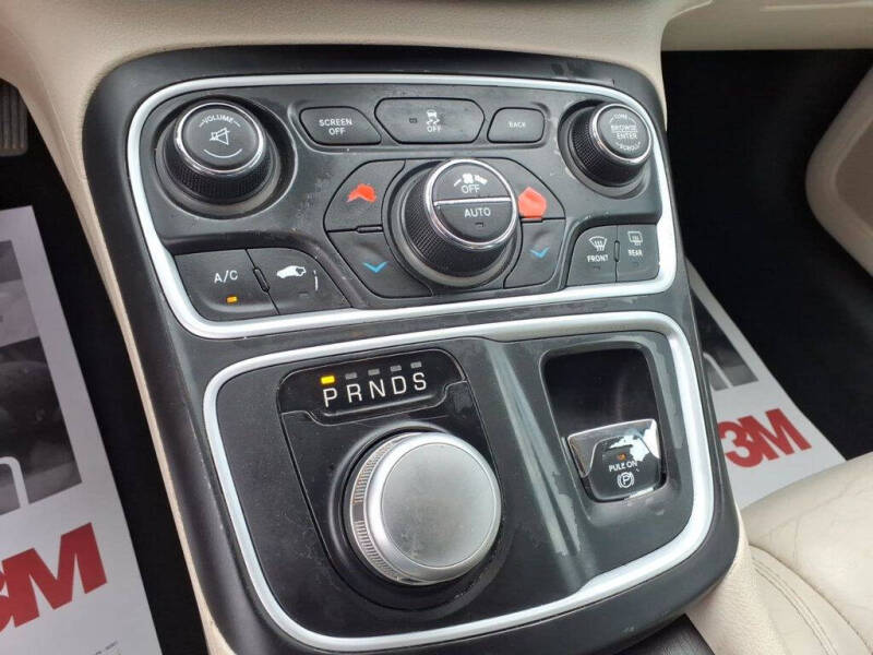 2017 Chrysler 200 Limited Platinum