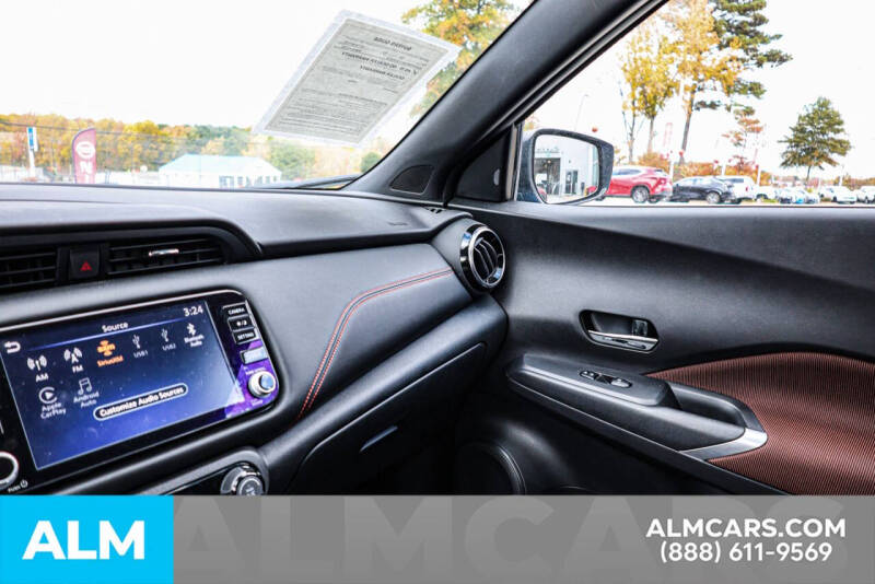 2022 Nissan Kicks SR