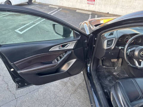 2017 Mazda MAZDA3 Touring