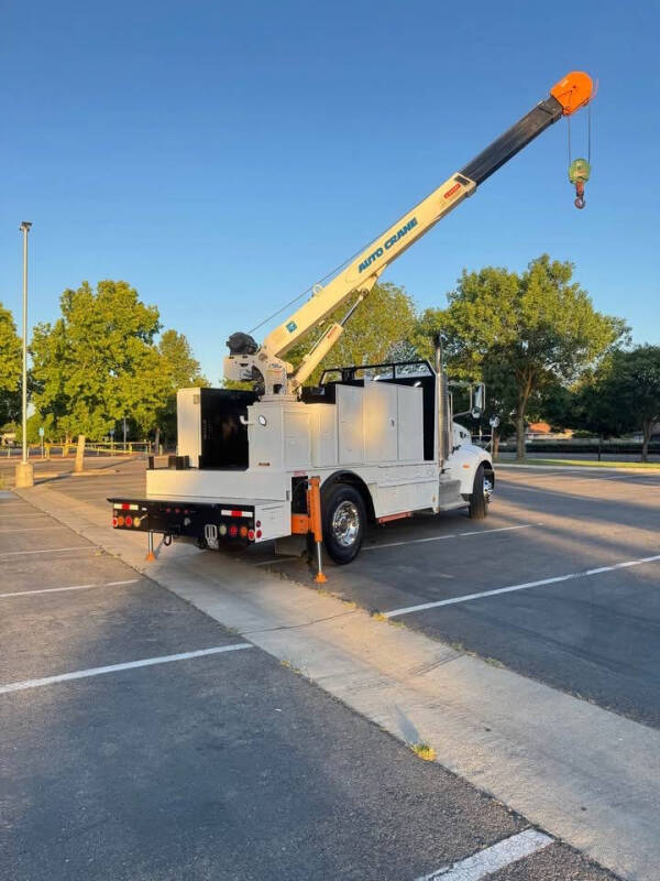 2013 Peterbilt 337
