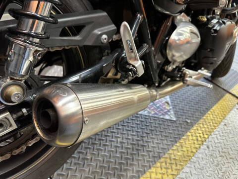 2017 Triumph Street Cup Jet Black/Silver Ic