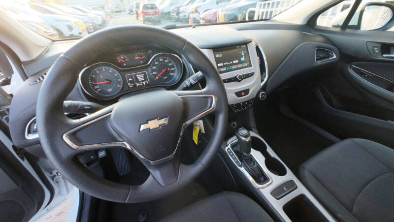 2017 Chevrolet Cruze LS Auto