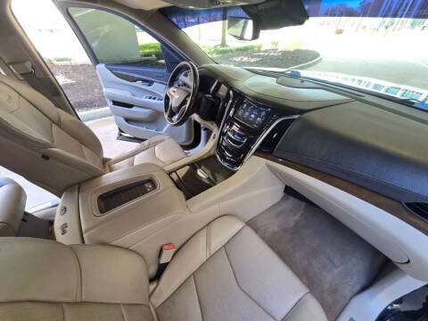 2019 Cadillac Escalade ESV Luxury