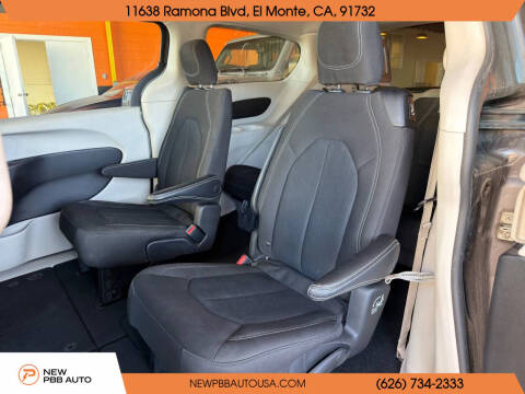 2022 Chrysler Voyager LX