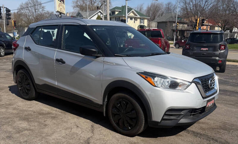2019 Nissan Kicks S