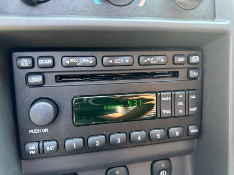 2004 Ford Mustang GT Deluxe