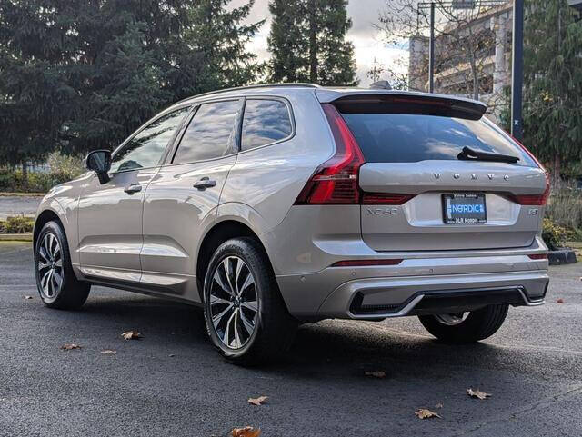 2025 Volvo XC60 B5 Plus Dark Theme
