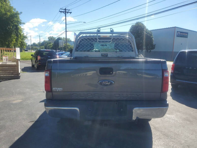 2013 Ford F-250 Super Duty Lariat photo 4