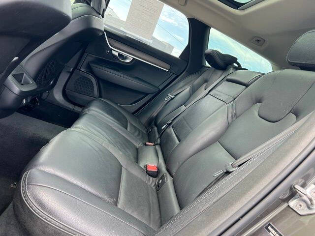 2020 Volvo V90 Cross Country T6