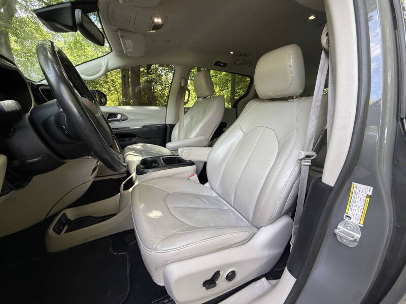 2021 Chrysler Pacifica Touring L