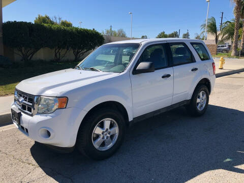 2009 Ford Escape for sale at C & C Auto Sales in Colton CA