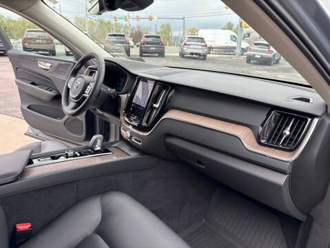 2023 Volvo XC60 B5 Plus Bright Theme