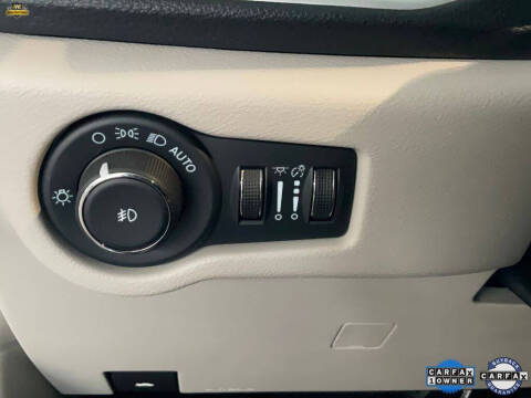 2024 Chrysler Pacifica Plug-In Hybrid Select