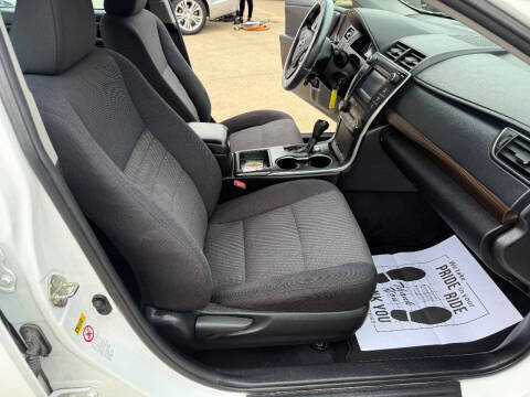 2017 Toyota Camry LE