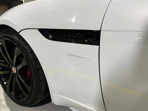 2016 Jaguar F-TYPE R