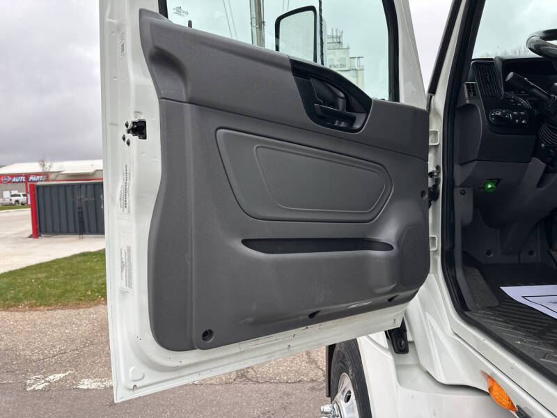 2021 International RH613