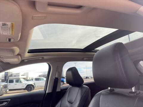 2020 Ford Edge Titanium