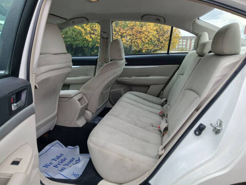 2010 Subaru Legacy 2.5i